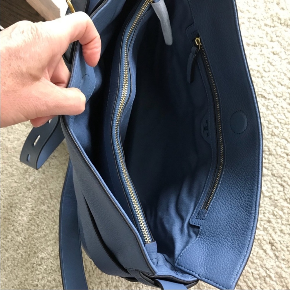 Tory Burch Gemini Link Shoulder Bag in Wallis Blue - Picture 8 of 8